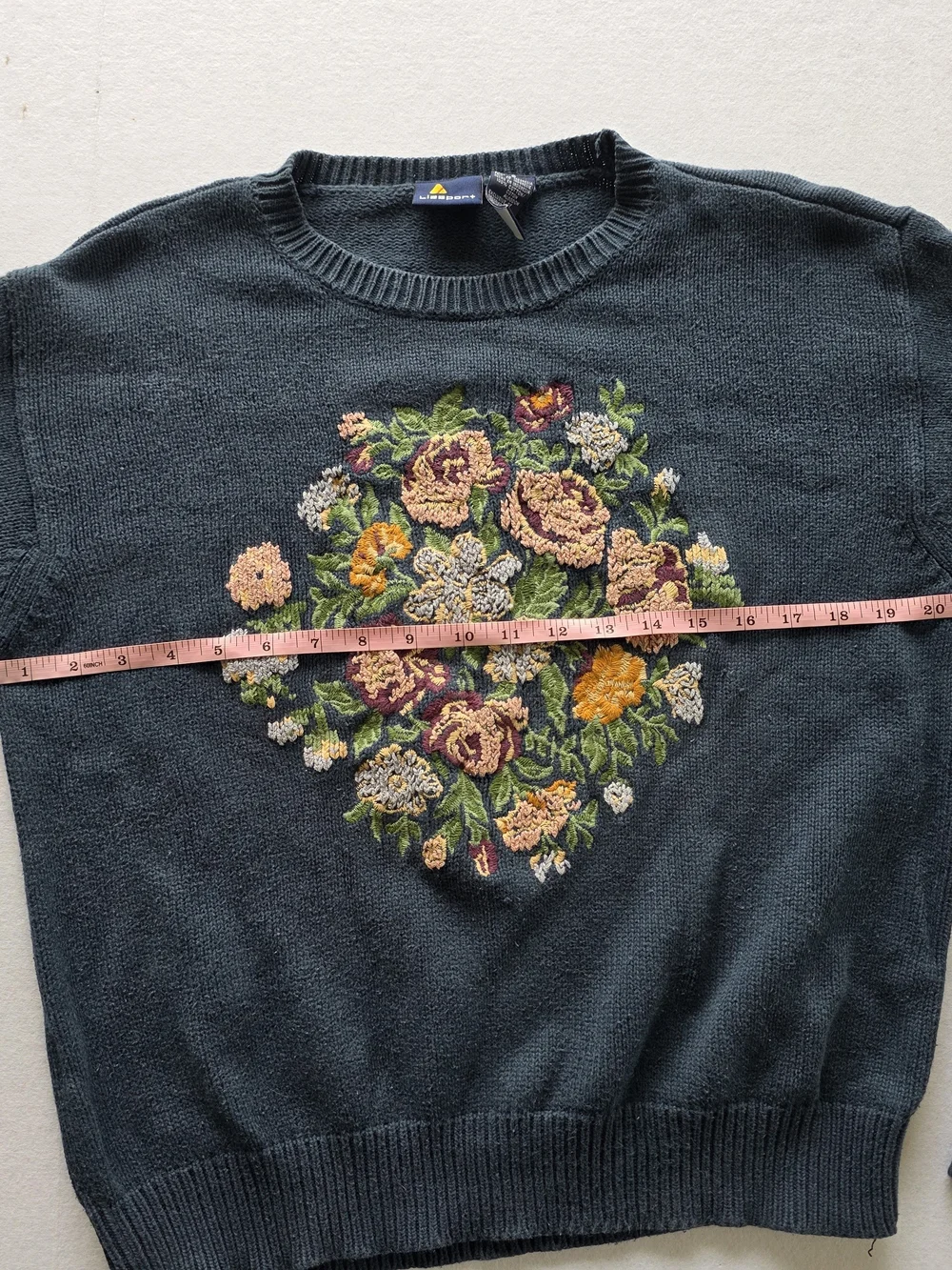 Lizsport navy crewneck